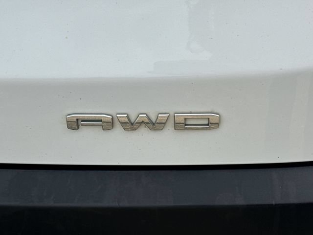 Used 2022 GMC Acadia SLT w/ Trailering Package AWD/4WD image 10