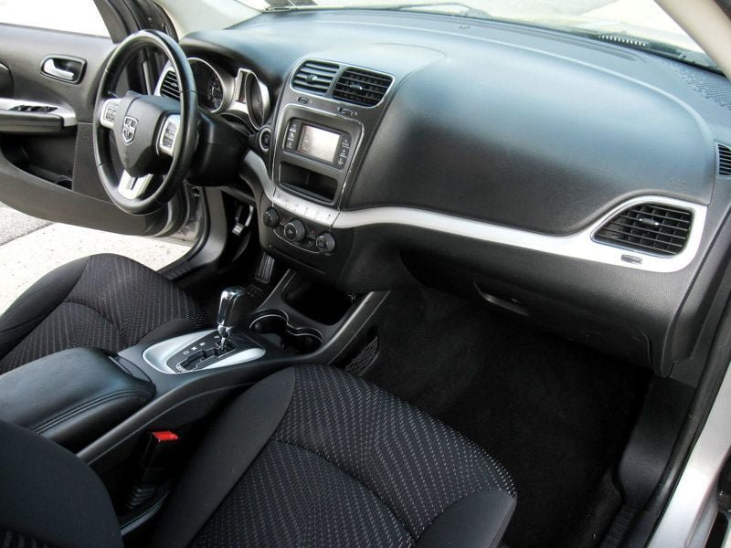 Used 2018 Dodge Journey SE FWD image 23