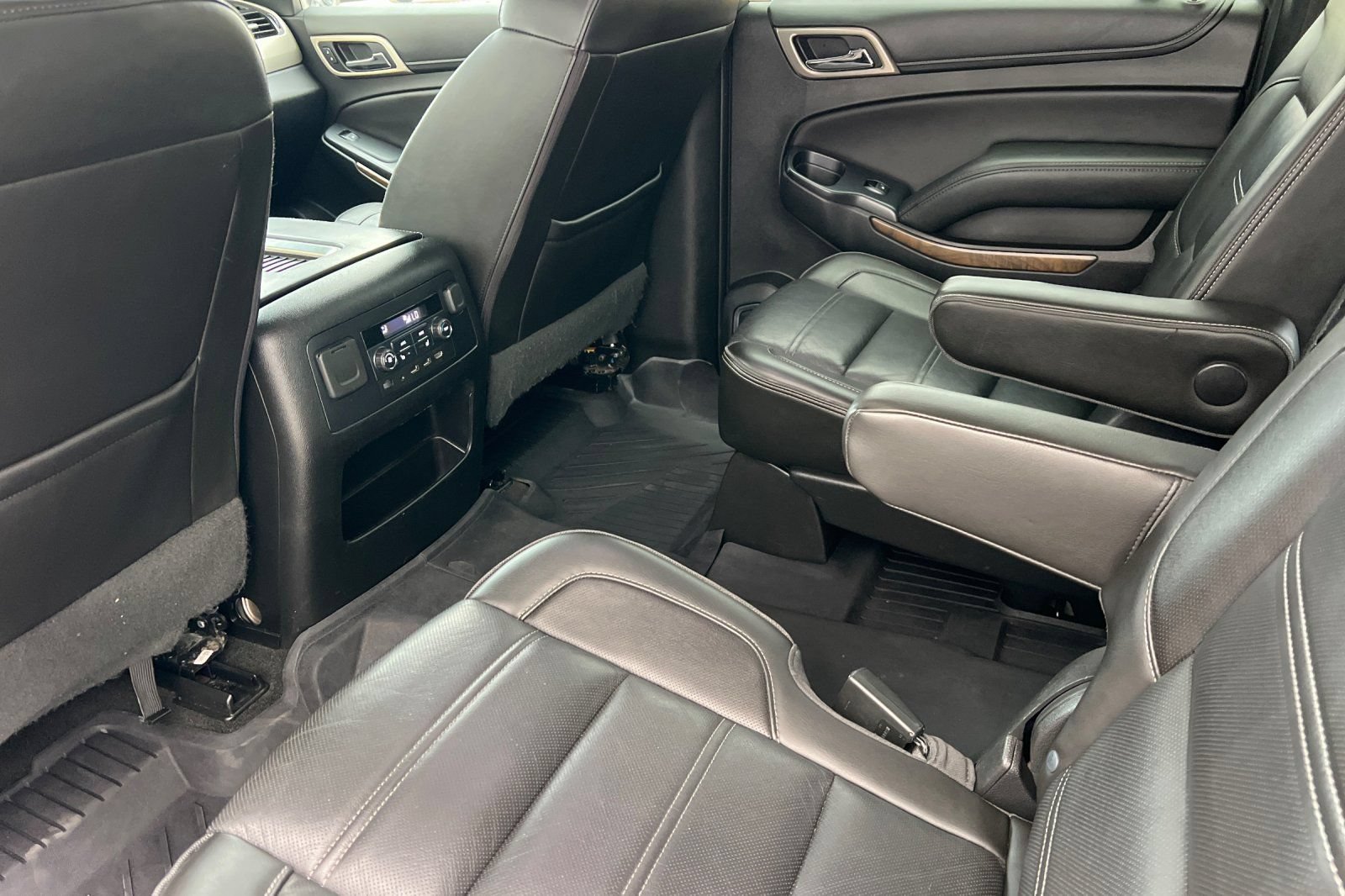 Used 2018 GMC Yukon XL Denali w/ Denali Ultimate Package AWD/4WD image 9
