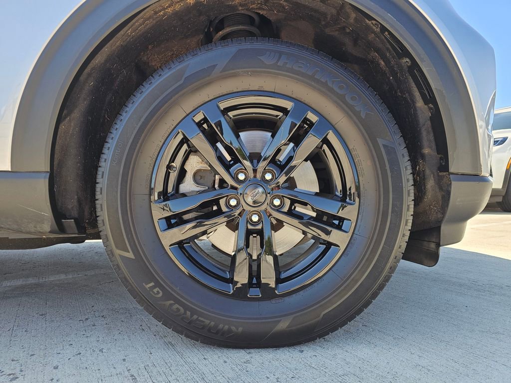 Used 2022 Ford Explorer XLT w/ Class IV Trailer Tow Package image 9
