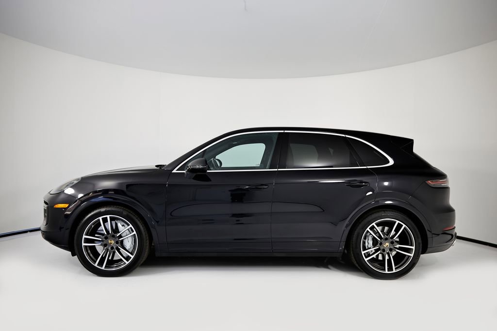 Certified 2022 Porsche Cayenne Turbo AWD/4WD image 2