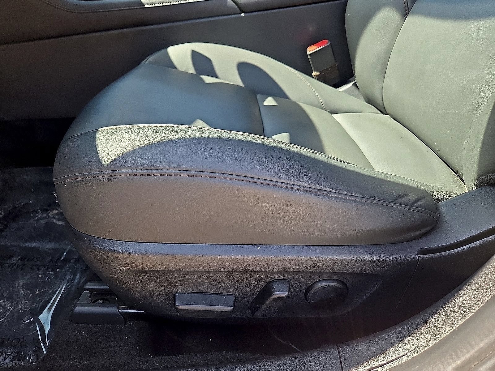 Used 2024 MAZDA MAZDA3 s FWD image 22
