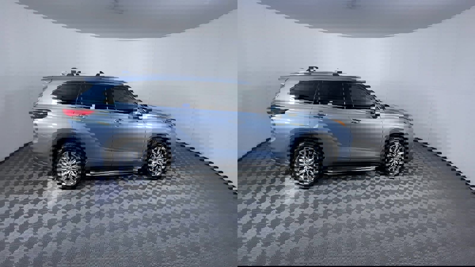 Used 2022 Toyota Highlander Platinum image 9