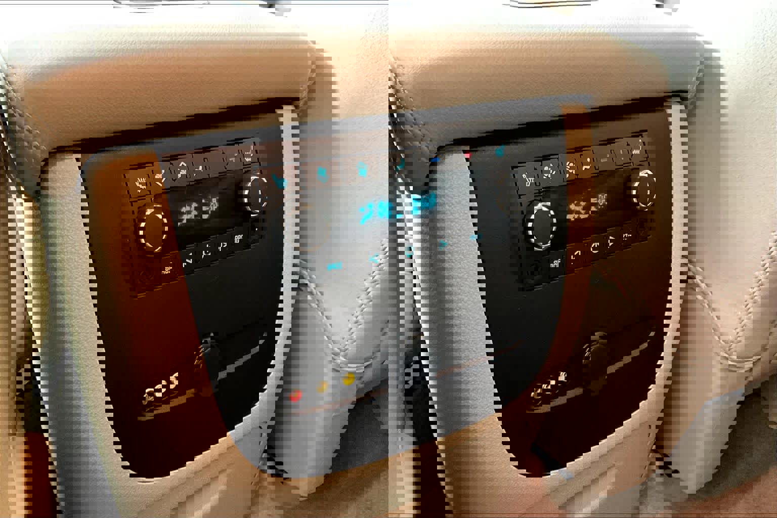 Used 2013 Chevrolet Tahoe LTZ image 32