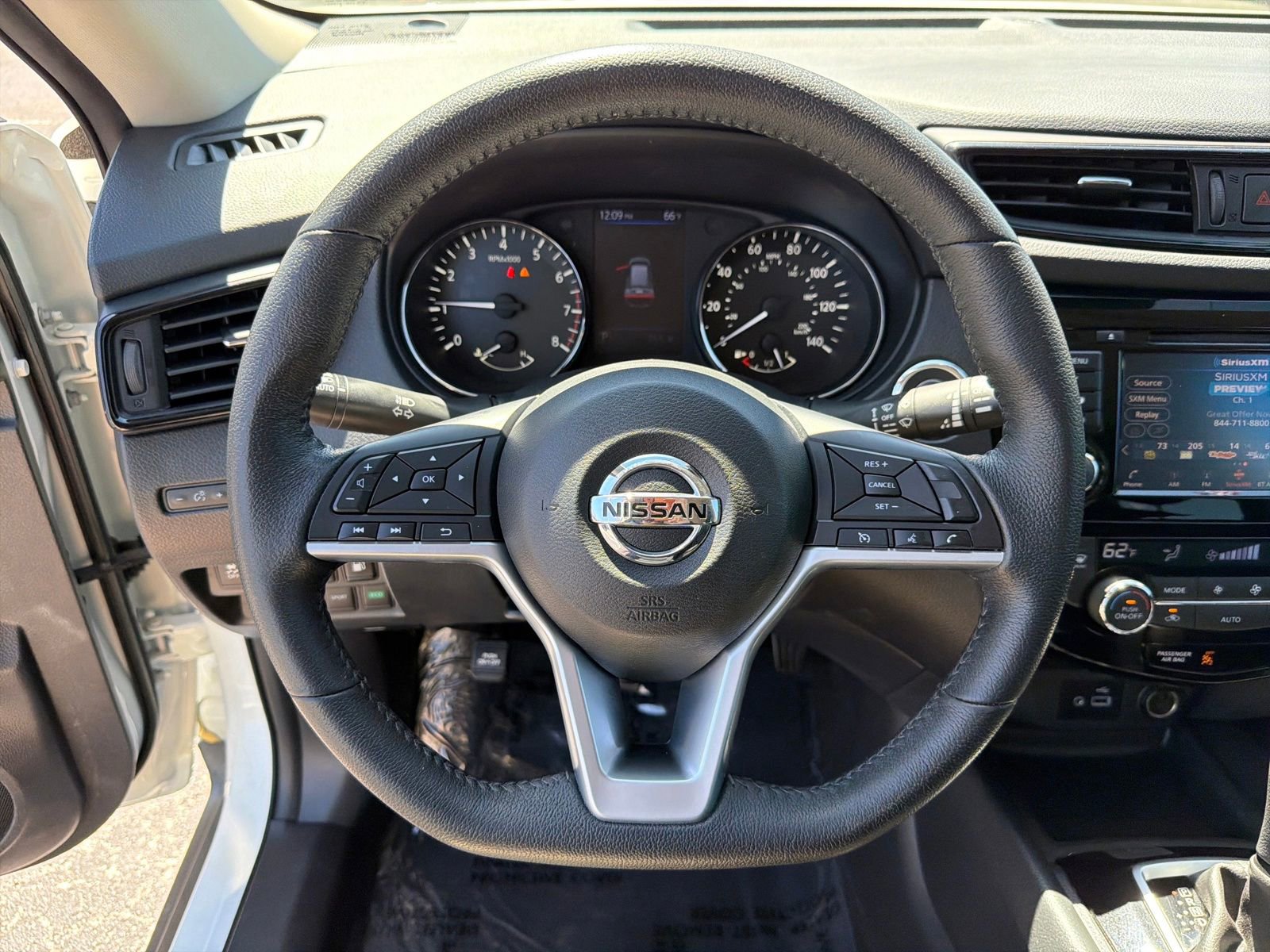 Used 2019 Nissan Rogue SV image 13