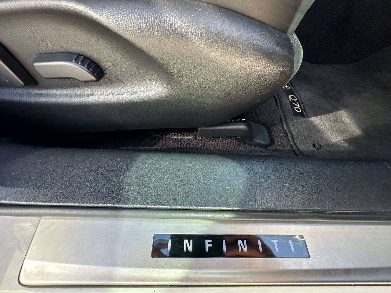 Used 2015 INFINITI Q70 5.6 w/ Sport Package RWD image 62