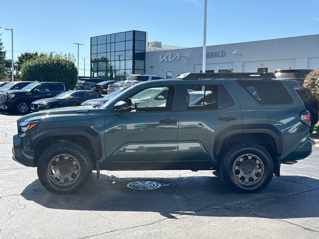 Used 2025 Toyota 4Runner Trailhunter AWD/4WD image 10
