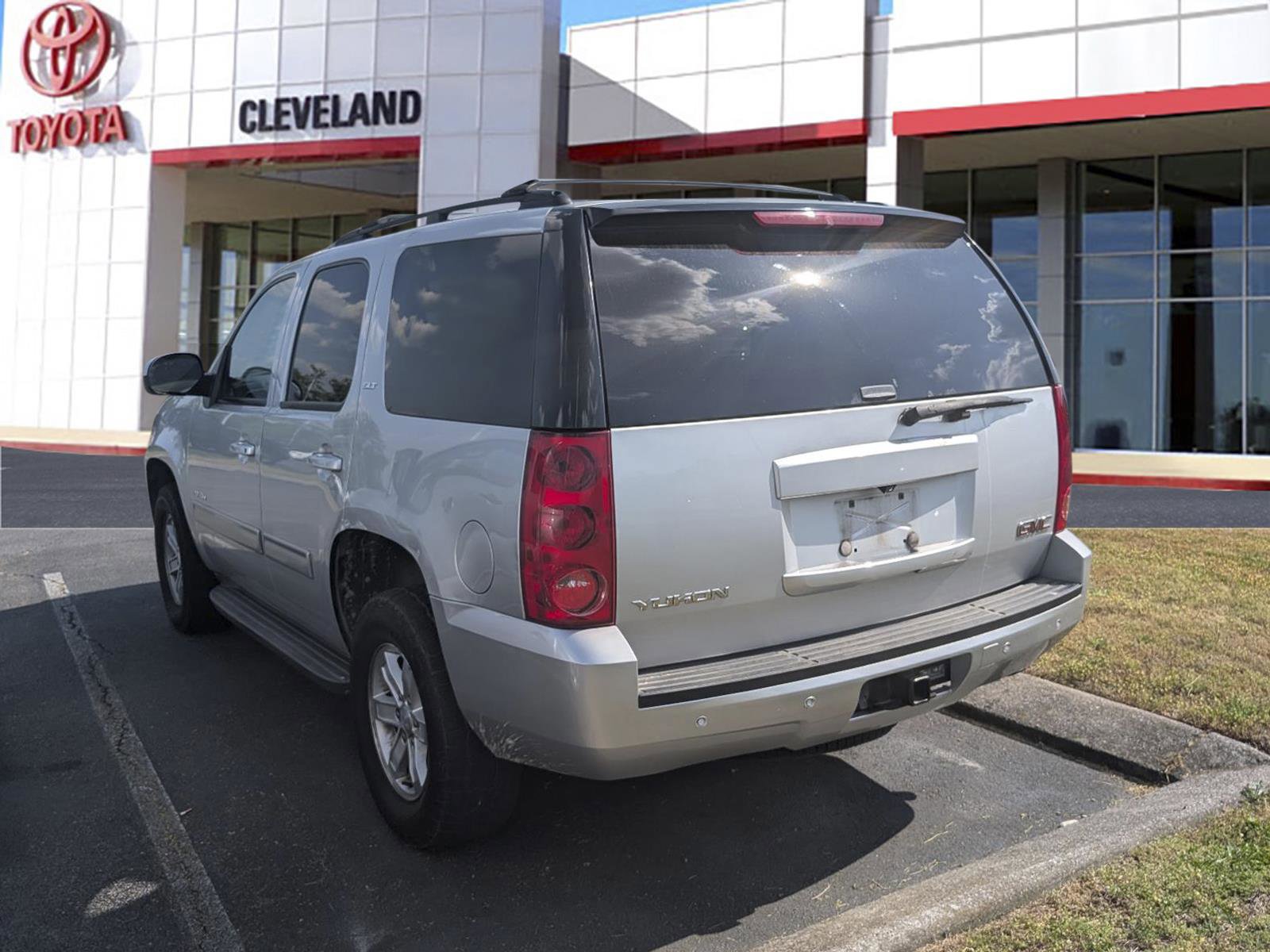 Used 2013 GMC Yukon SLT AWD/4WD image 5