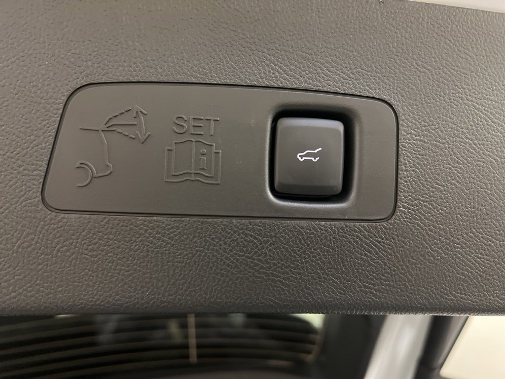 Used 2026 Lincoln Corsair Premiere image 38