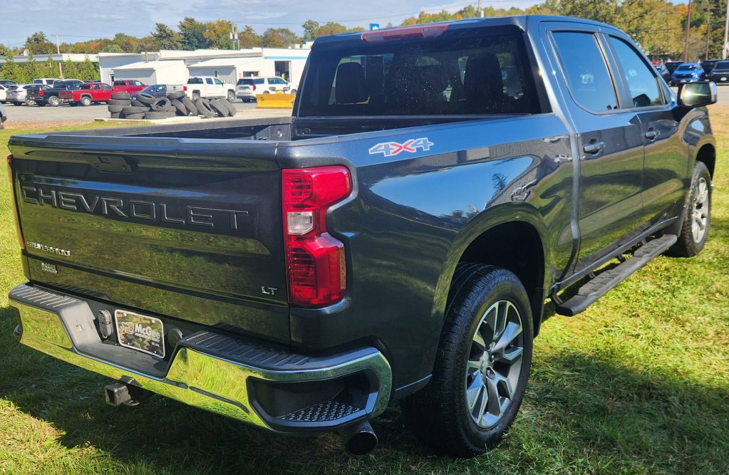 Used 2022 Chevrolet Silverado 1500 LT AWD/4WD image 9