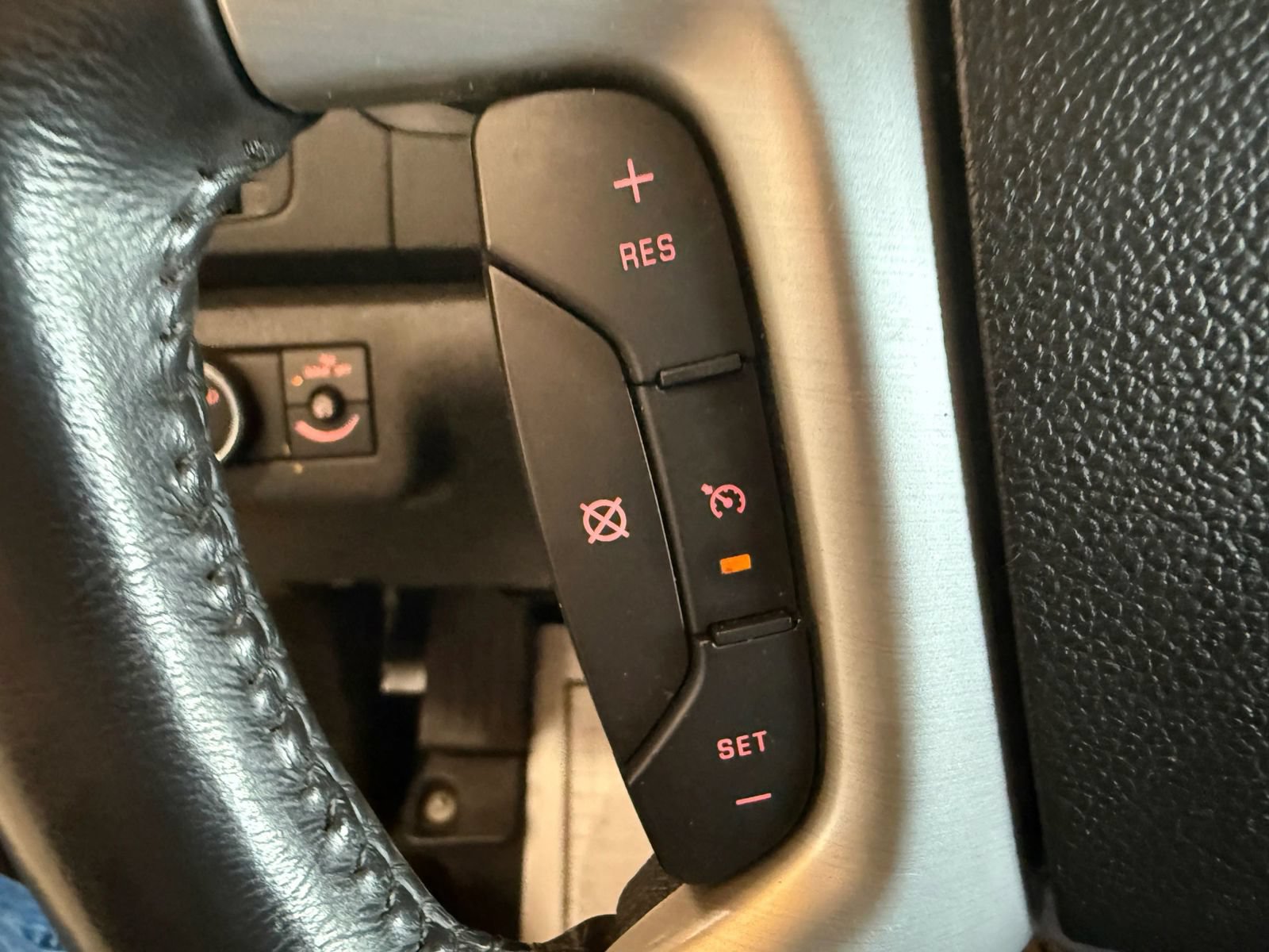 Used 2012 GMC Acadia SLT FWD image 23