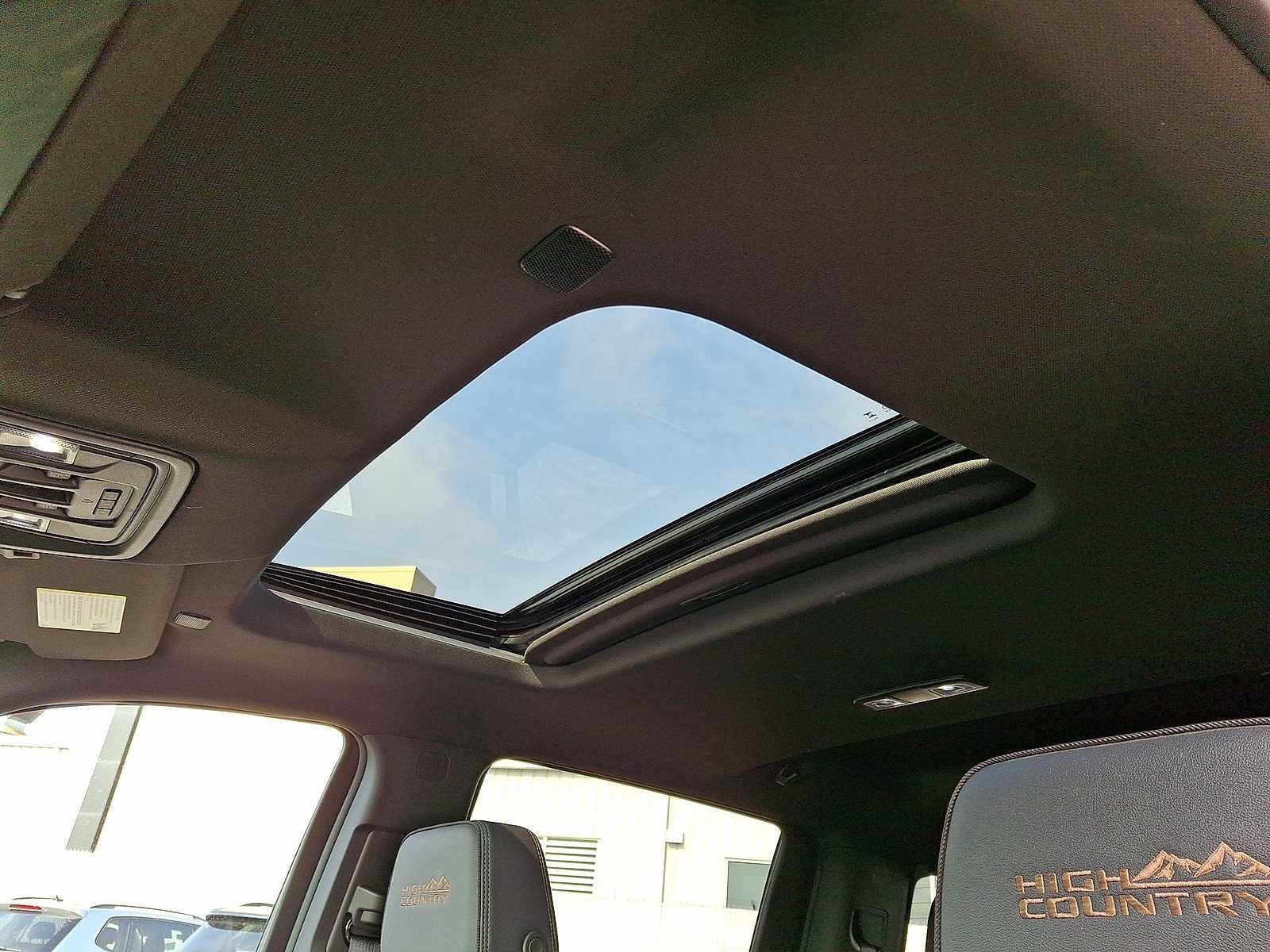 Used 2025 Chevrolet Silverado 1500 High Country image 25