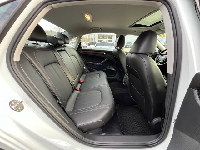 Certified 2020 Volkswagen Passat 2.0T SEL image 19