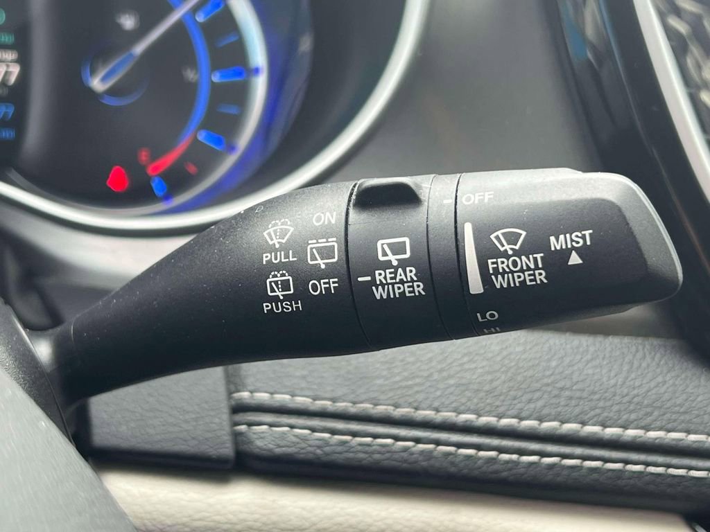 Used 2022 Chrysler Pacifica Touring-L FWD image 26