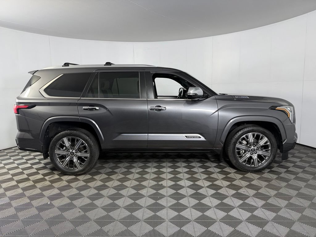 Used 2024 Toyota Sequoia Capstone AWD/4WD image 7