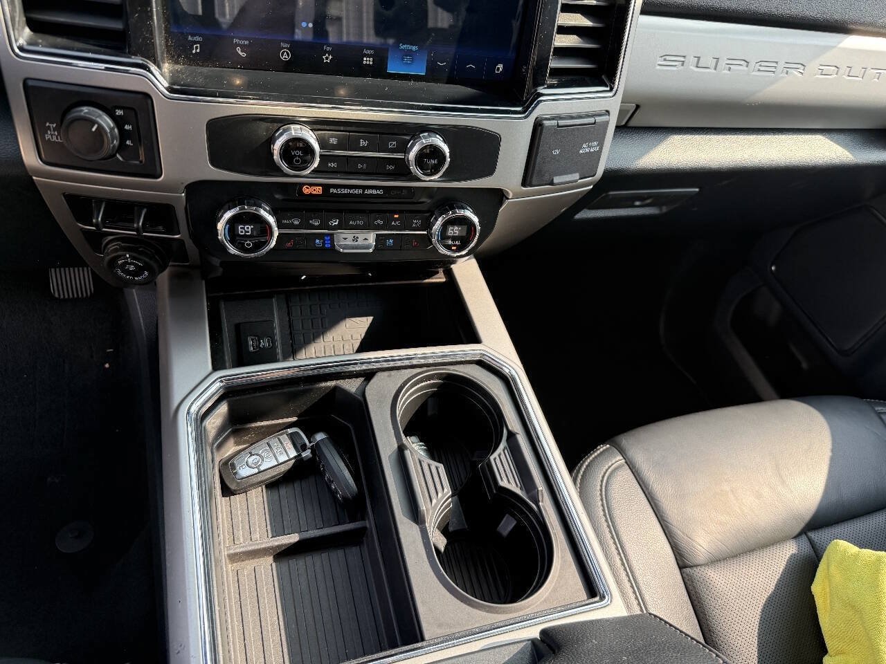Used 2022 Ford F250 Lariat w/ Tremor Off-Road Package AWD/4WD image 13