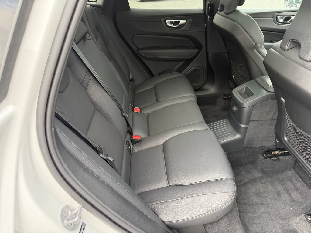 Certified 2024 Volvo XC60 T8 Plus w/ Protection Package Premier AWD/4WD image 18