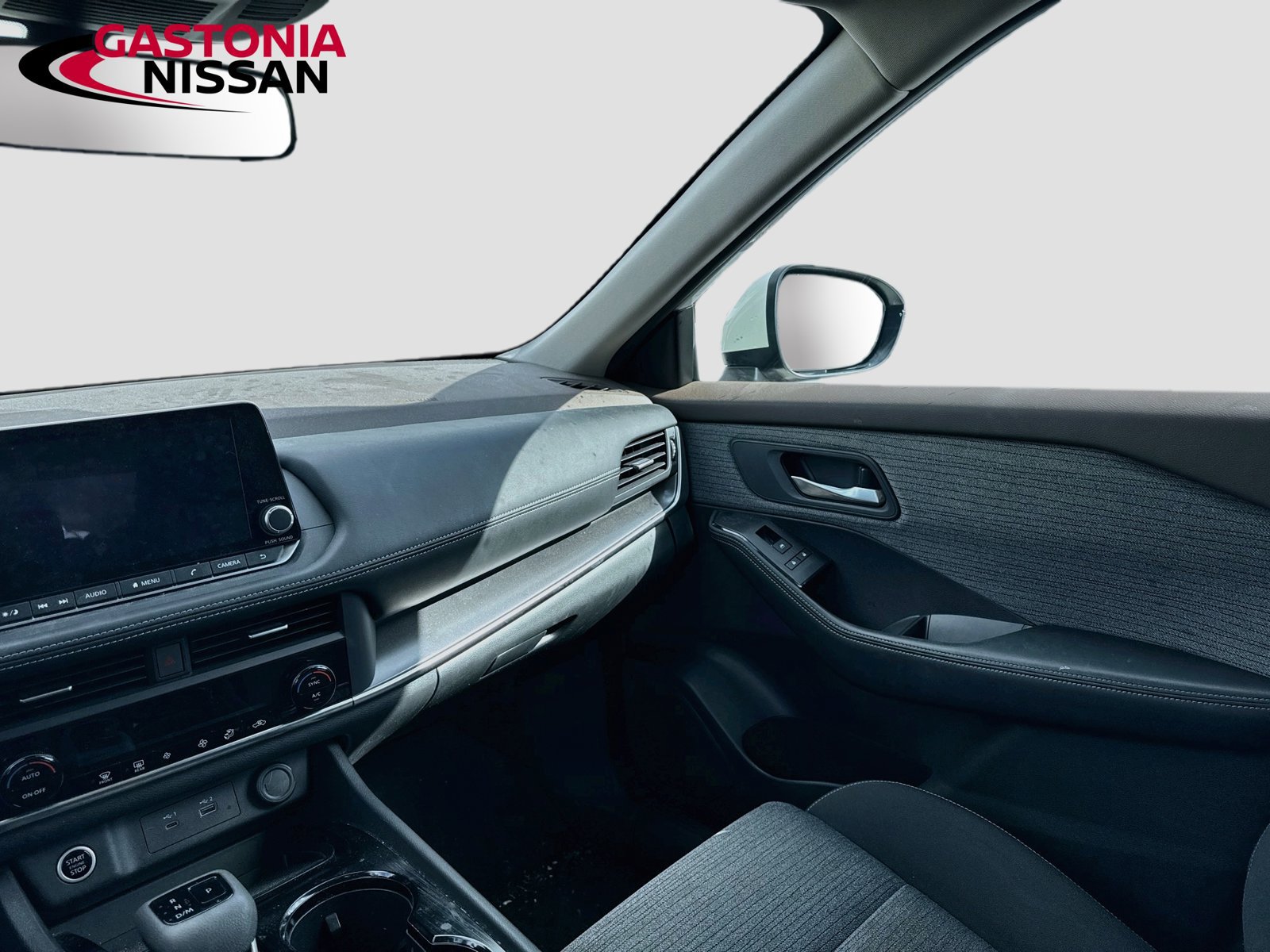 Used 2023 Nissan Rogue SV AWD/4WD image 30