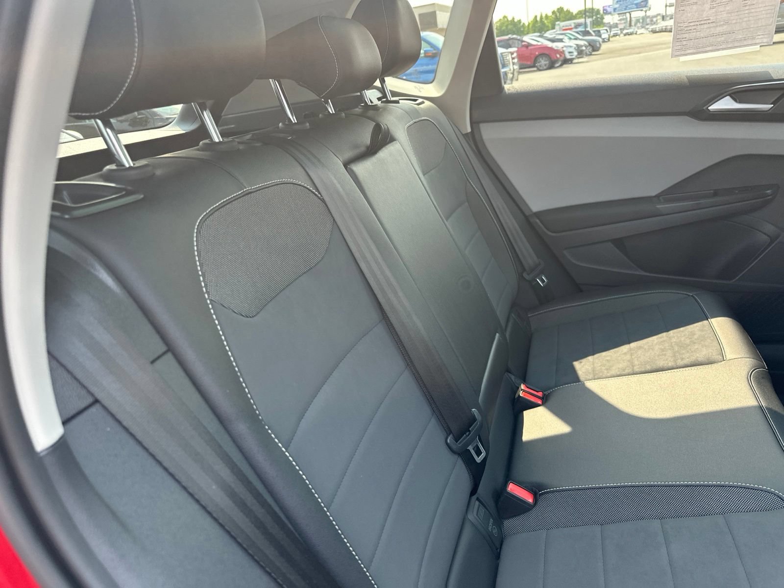 Certified 2023 Volkswagen Taos SE w/ Panoramic Sunroof Package AWD/4WD image 30