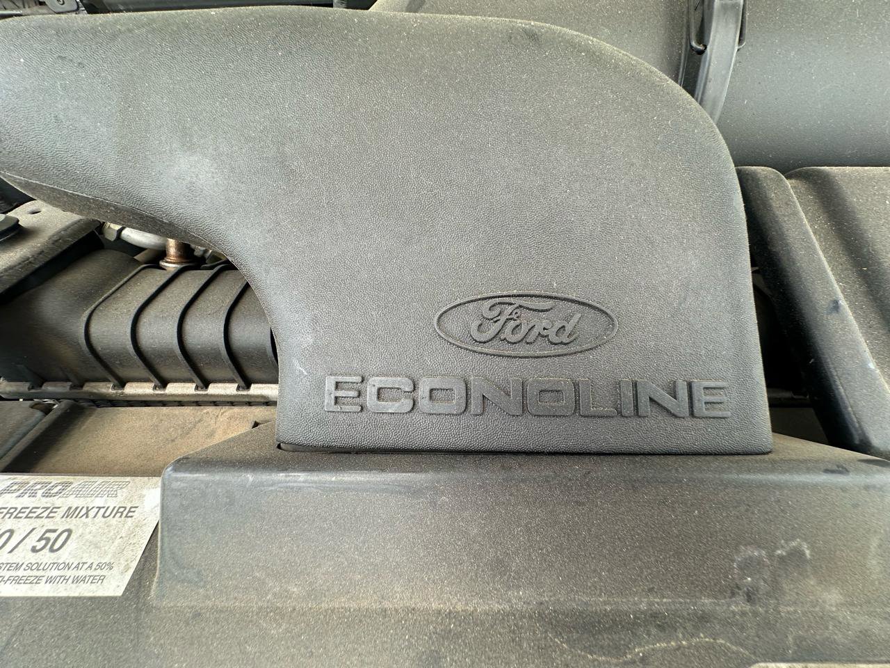 Used 2000 Ford E-350 and Econoline 350 Super Duty RWD image 35