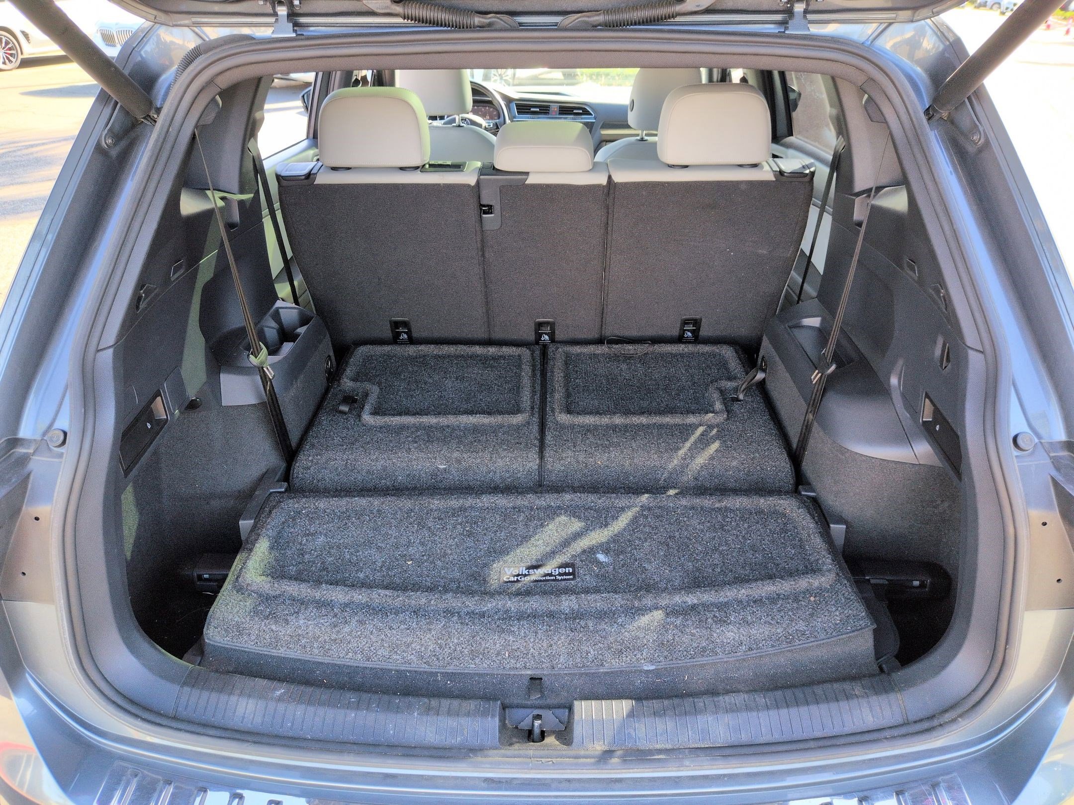 Used 2021 Volkswagen Tiguan SEL Premium R-Line w/ 3rd Row Seat Package image 29