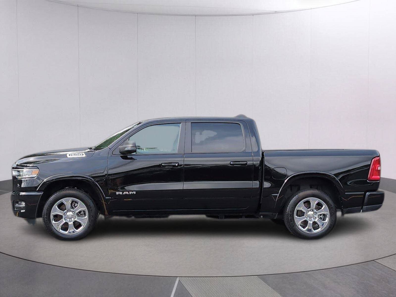 Used 2026 RAM 1500 Big Horn AWD/4WD image 2