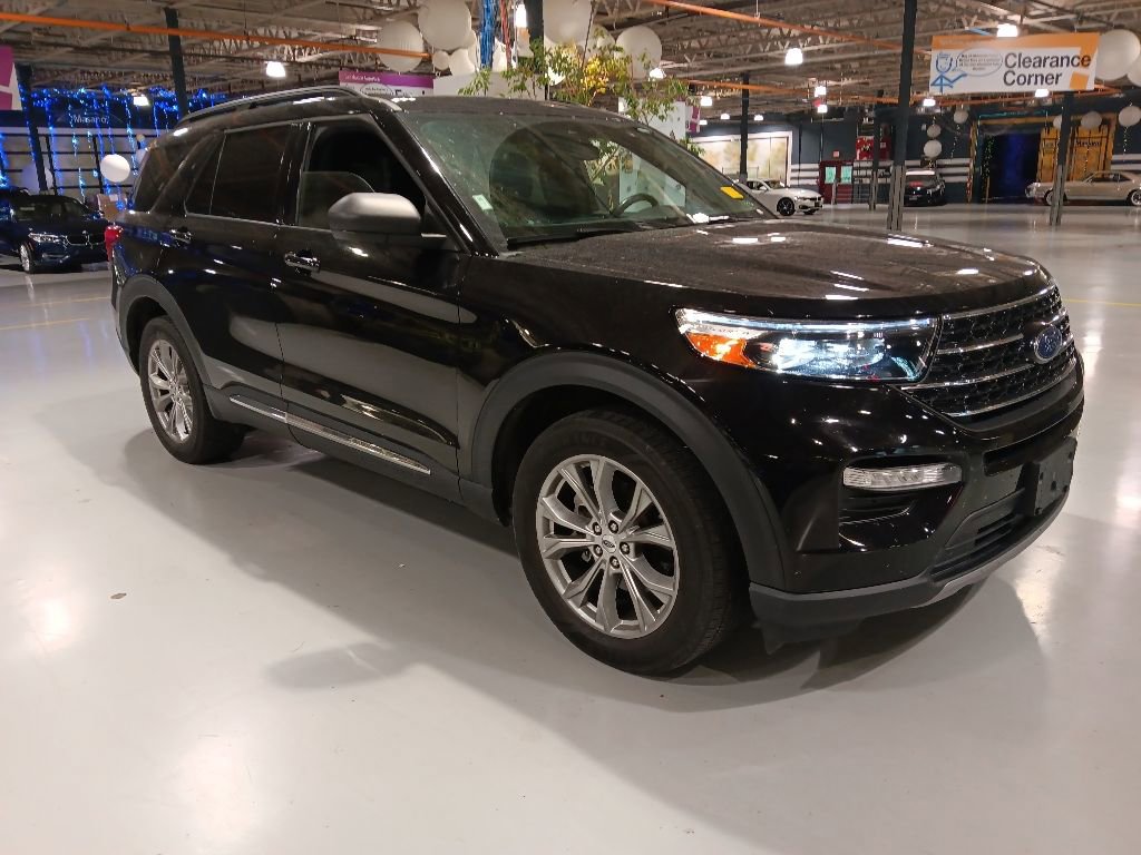 Used 2020 Ford Explorer XLT w/ Equipment Group 202A AWD/4WD image 4