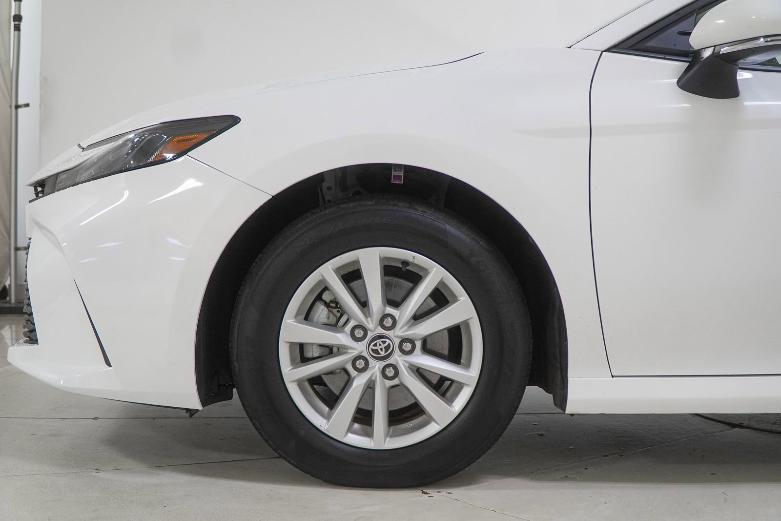 Used 2025 Toyota Camry LE AWD/4WD image 16