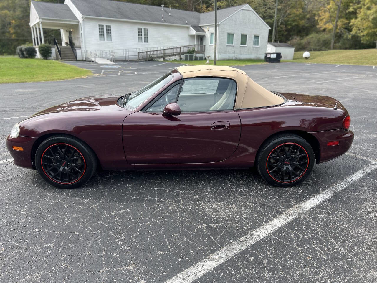 Used 2003 MAZDA MX-5 Miata image 4