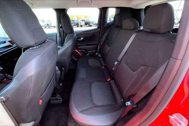 Used 2016 Jeep Renegade Trailhawk AWD/4WD image 28