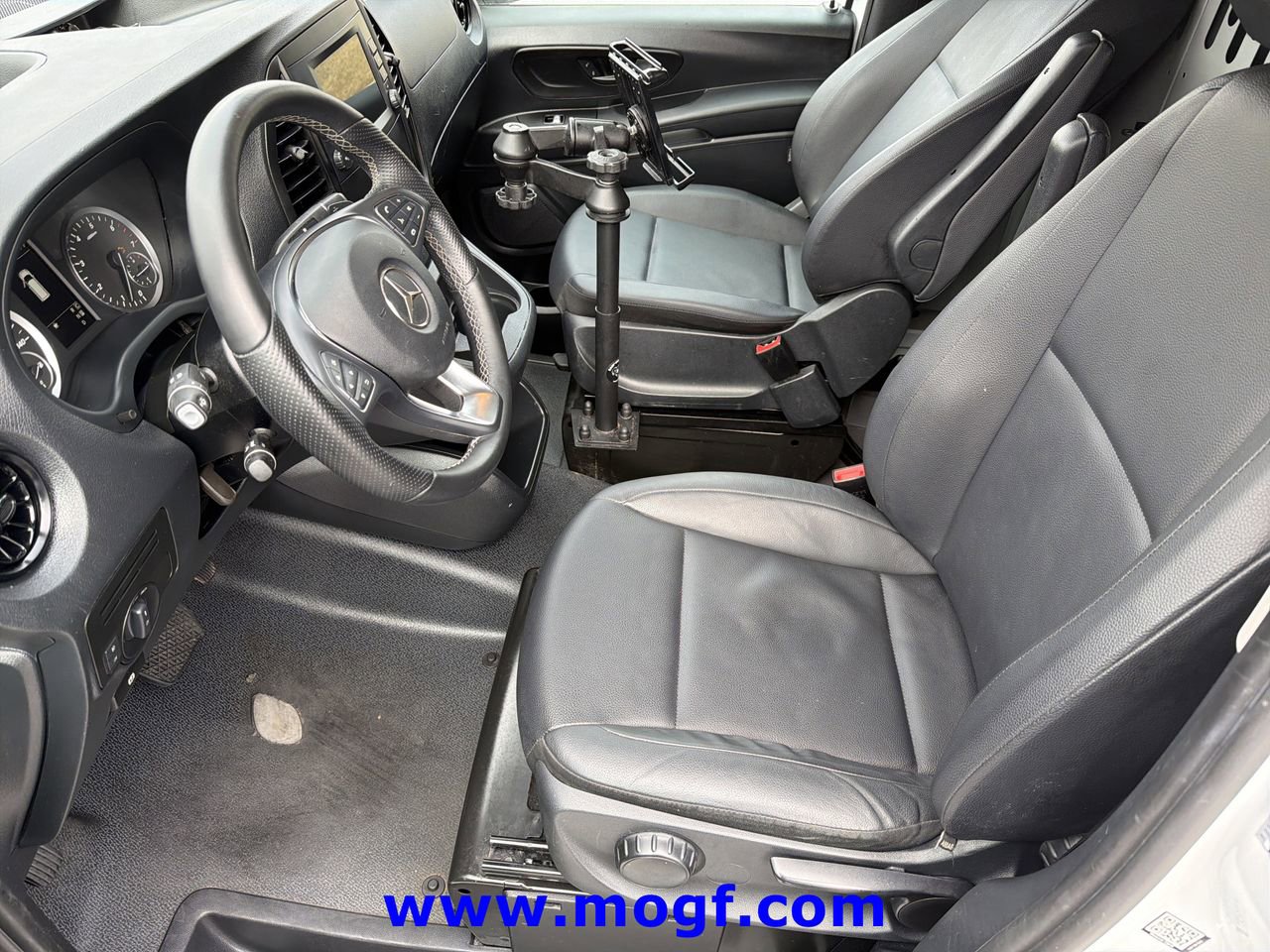 Used 2023 Mercedes-Benz Metris image 16