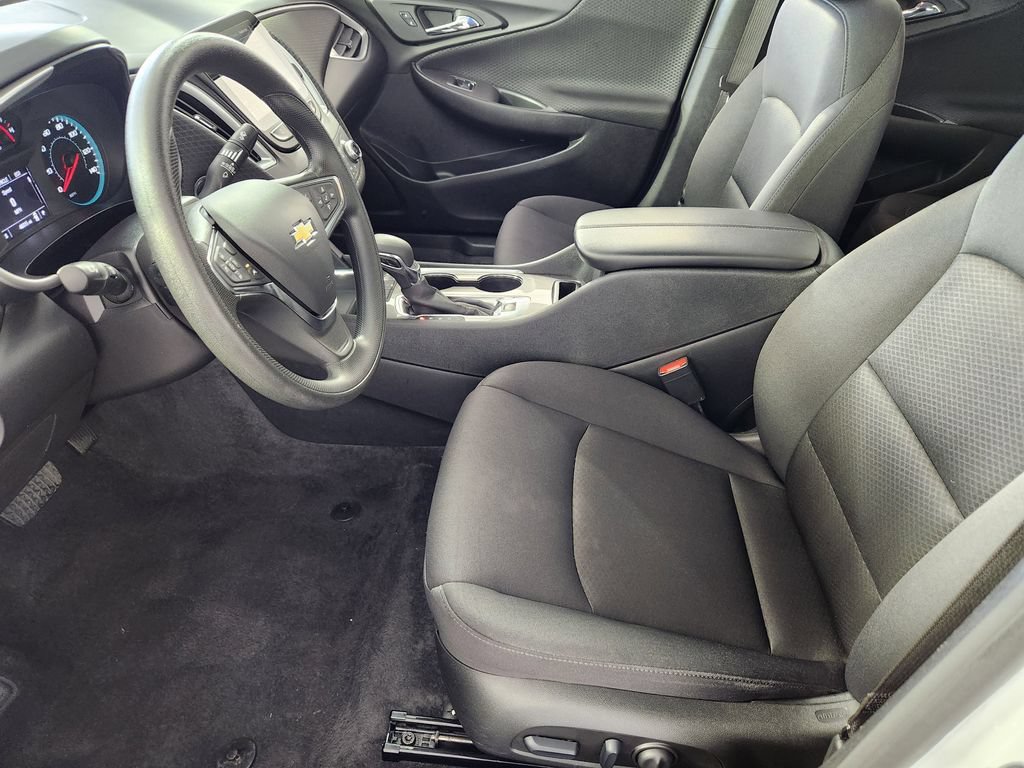Used 2025 Chevrolet Malibu LT FWD image 12