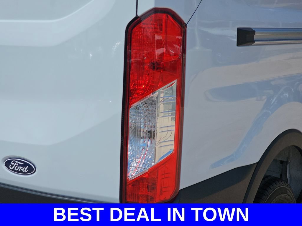 New 2026 Ford Transit 250 148 Medium Roof w/ Load Area Protection Package RWD image 39