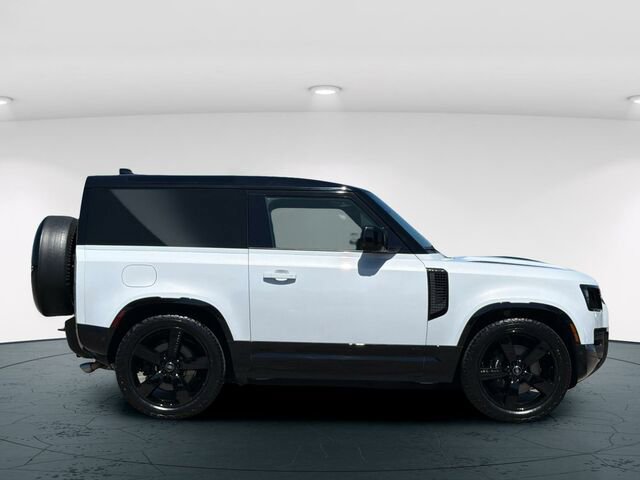 Used 2023 Land Rover Defender 90 V8 AWD/4WD image 8