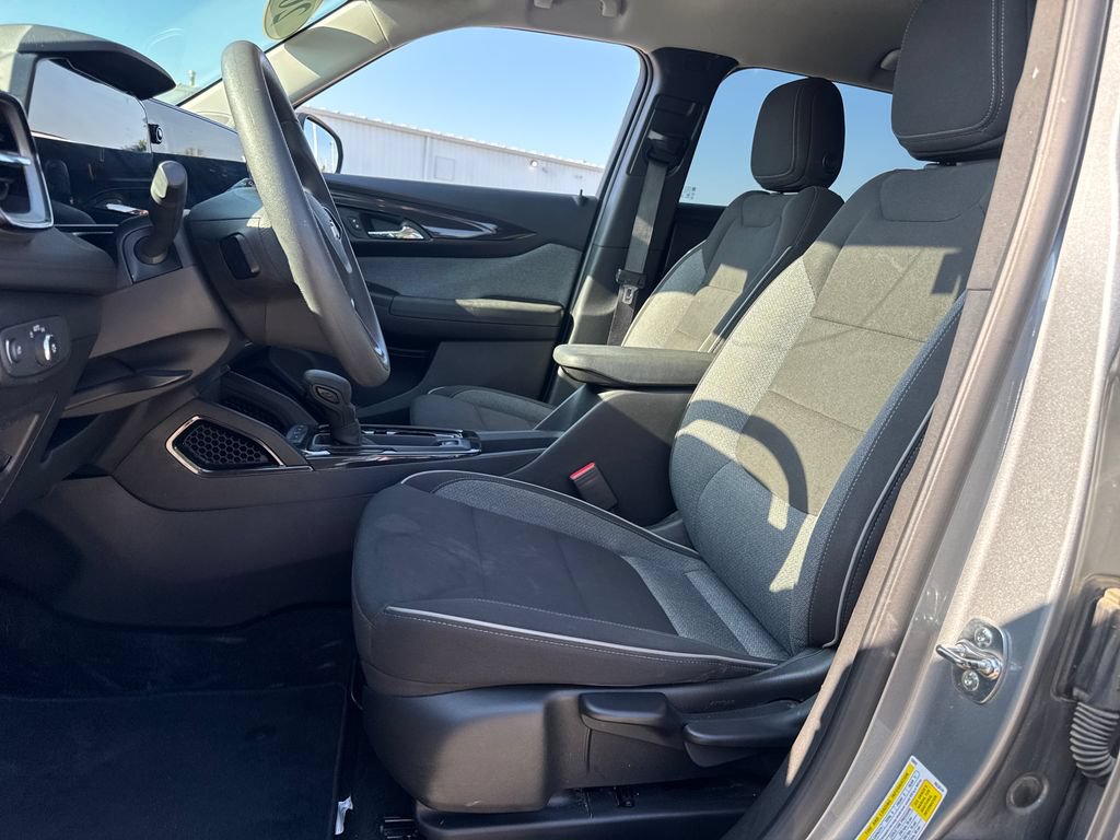 Used 2025 Chevrolet TrailBlazer LS w/ LS Convenience Package FWD image 16