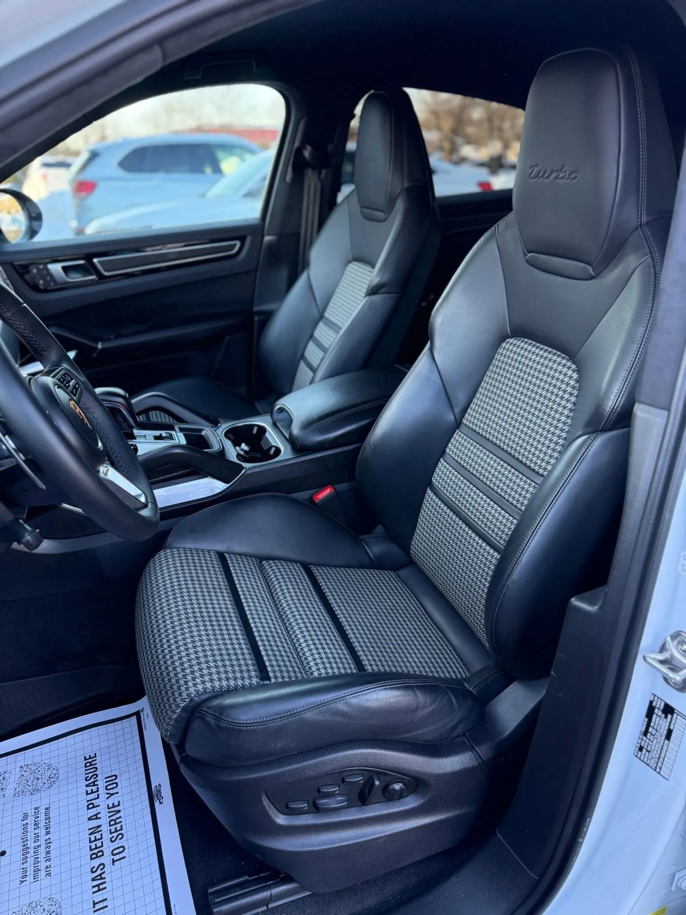 Used 2022 Porsche Cayenne Turbo image 14