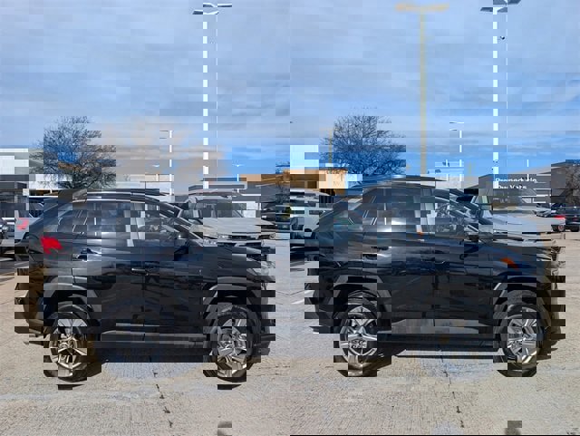 Used 2024 Toyota RAV4 XLE image 3