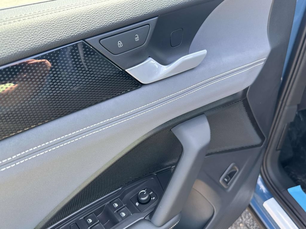 New 2026 Volkswagen Tiguan SE AWD/4WD image 12
