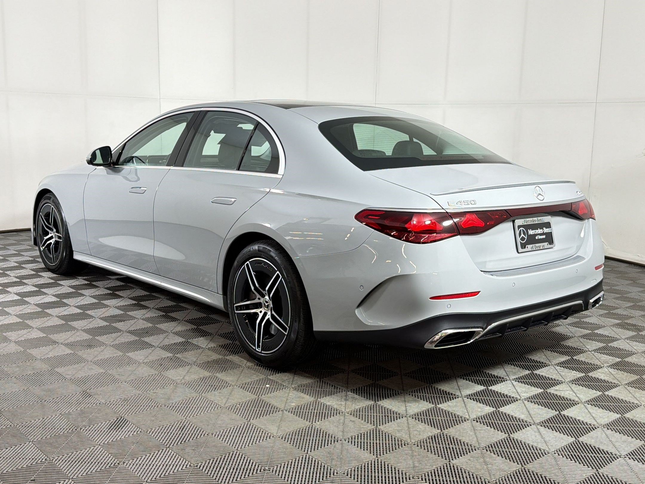 New 2026 Mercedes-Benz E 450 4MATIC Sedan image 3