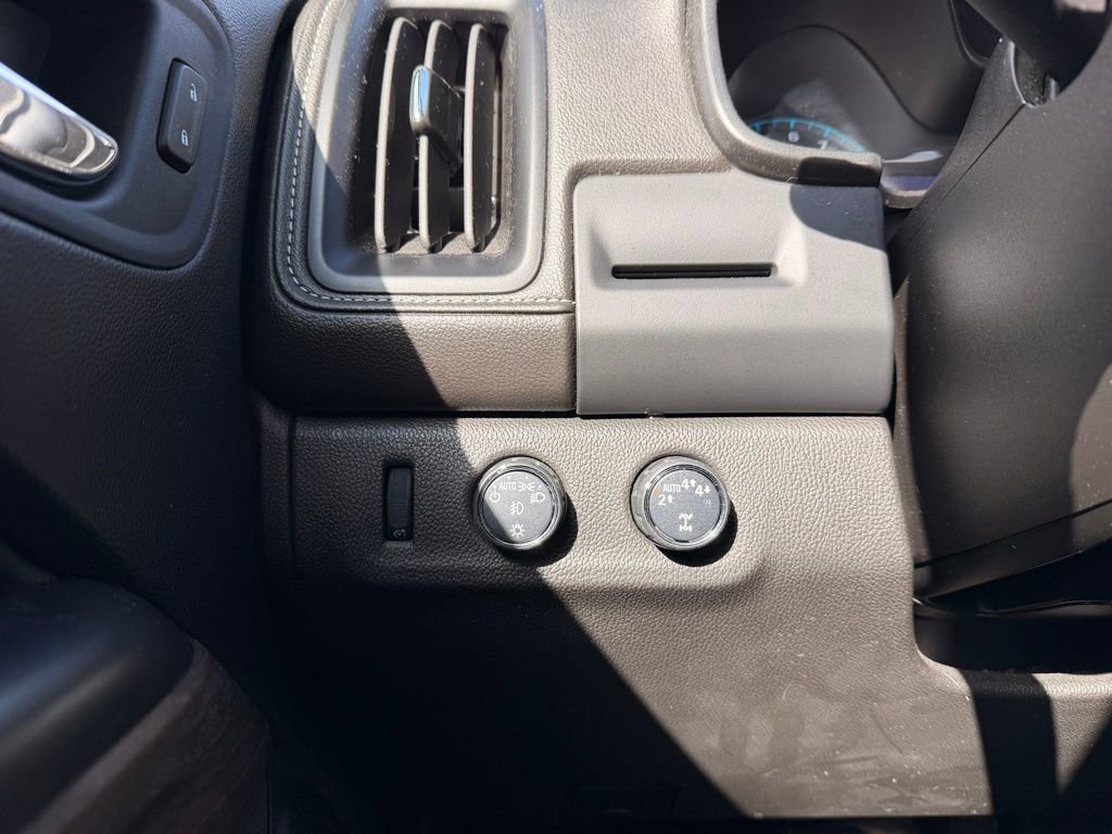 Used 2022 GMC Canyon Denali image 21