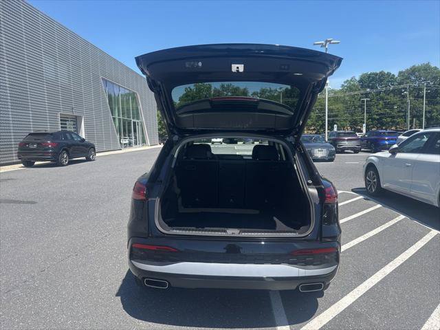 Used 2025 Audi Q5 Premium w/ Convenience Package AWD/4WD image 37