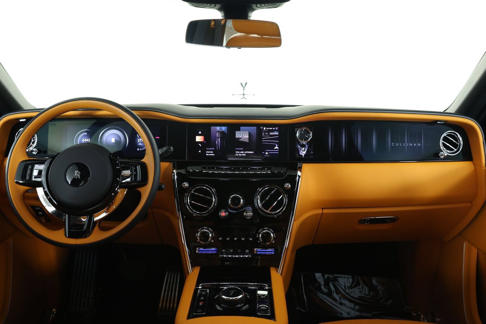Certified 2025 Rolls-Royce Cullinan AWD/4WD image 11