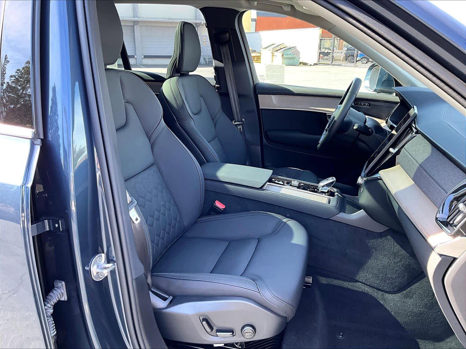 Used 2026 Volvo XC90 B6 Plus w/ Protection Package AWD/4WD image 10