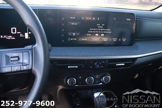 Used 2025 Nissan Kicks SV w/ Charging Package image 18