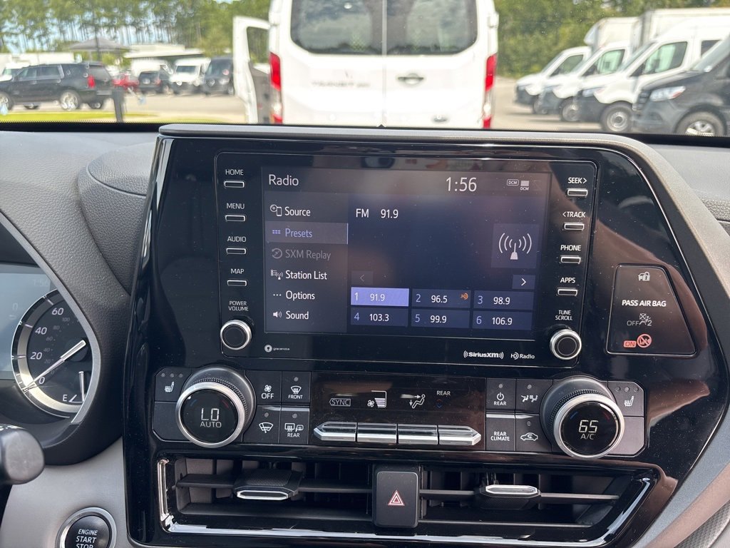 Used 2021 Toyota Highlander XLE image 43