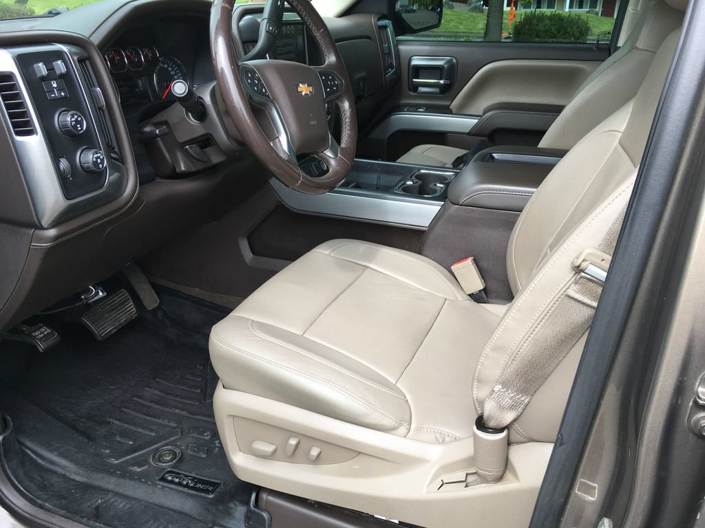 Used 2015 Chevrolet Silverado 1500 LTZ Z71 w/ LTZ Plus Package AWD/4WD image 19