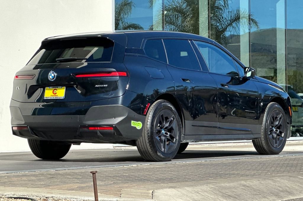 Used 2023 BMW iX xDrive50 image 2