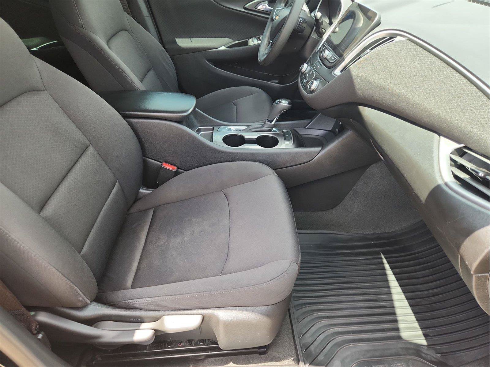 Used 2020 Chevrolet Malibu LS w/ LPO, Convenience Package 2 FWD image 25