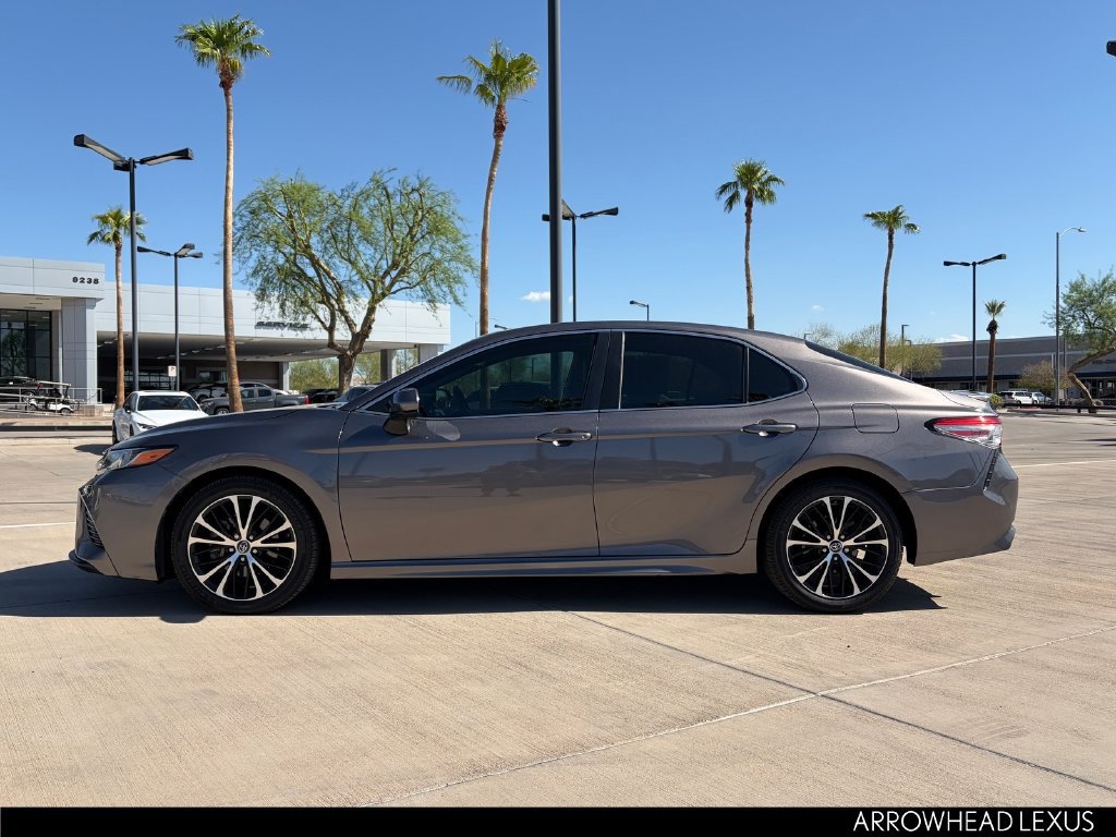 Used 2018 Toyota Camry SE FWD image 3