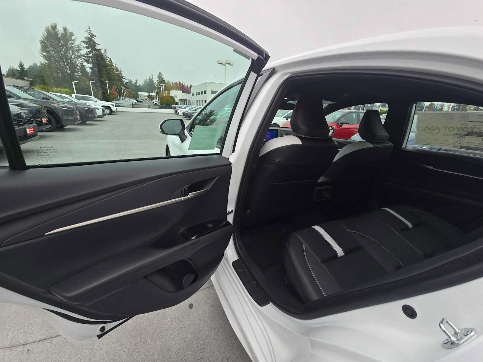 New 2026 Toyota Camry SE AWD/4WD image 15